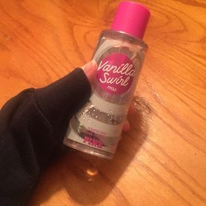 victoria secret pink “vanilla swirl” mist